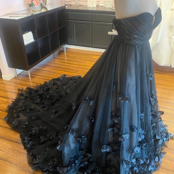 BLACK WEDDING DRESS : ESSENSE OF AUSTRALIA  D3734 - Picture 3 of 15